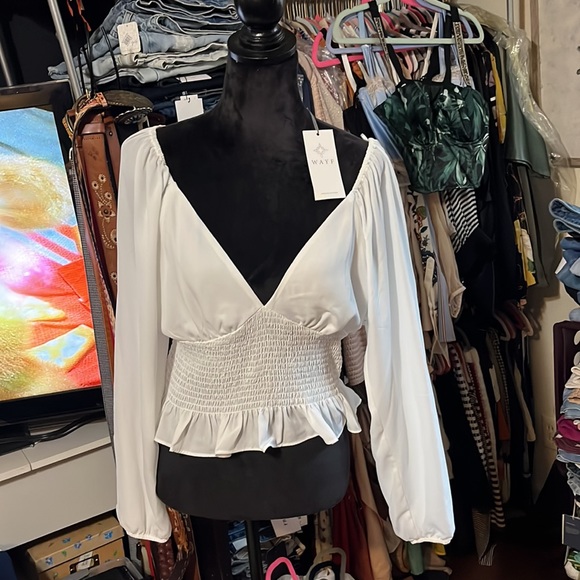 Wayf White smocked poet/ peasant style blouse - Picture 2 of 7